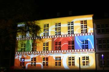 RE leuchtet