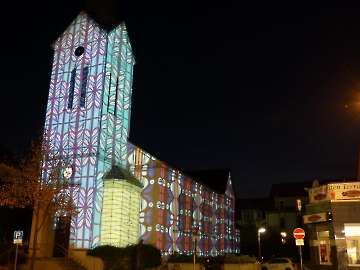 RE leuchtet