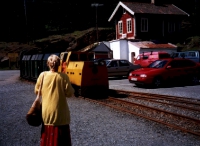 Personenzug vor dem Silberbergwerk - Kongensgruve