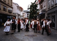 Stavanger:  Volkstanzgruppe in der Innenstadt
